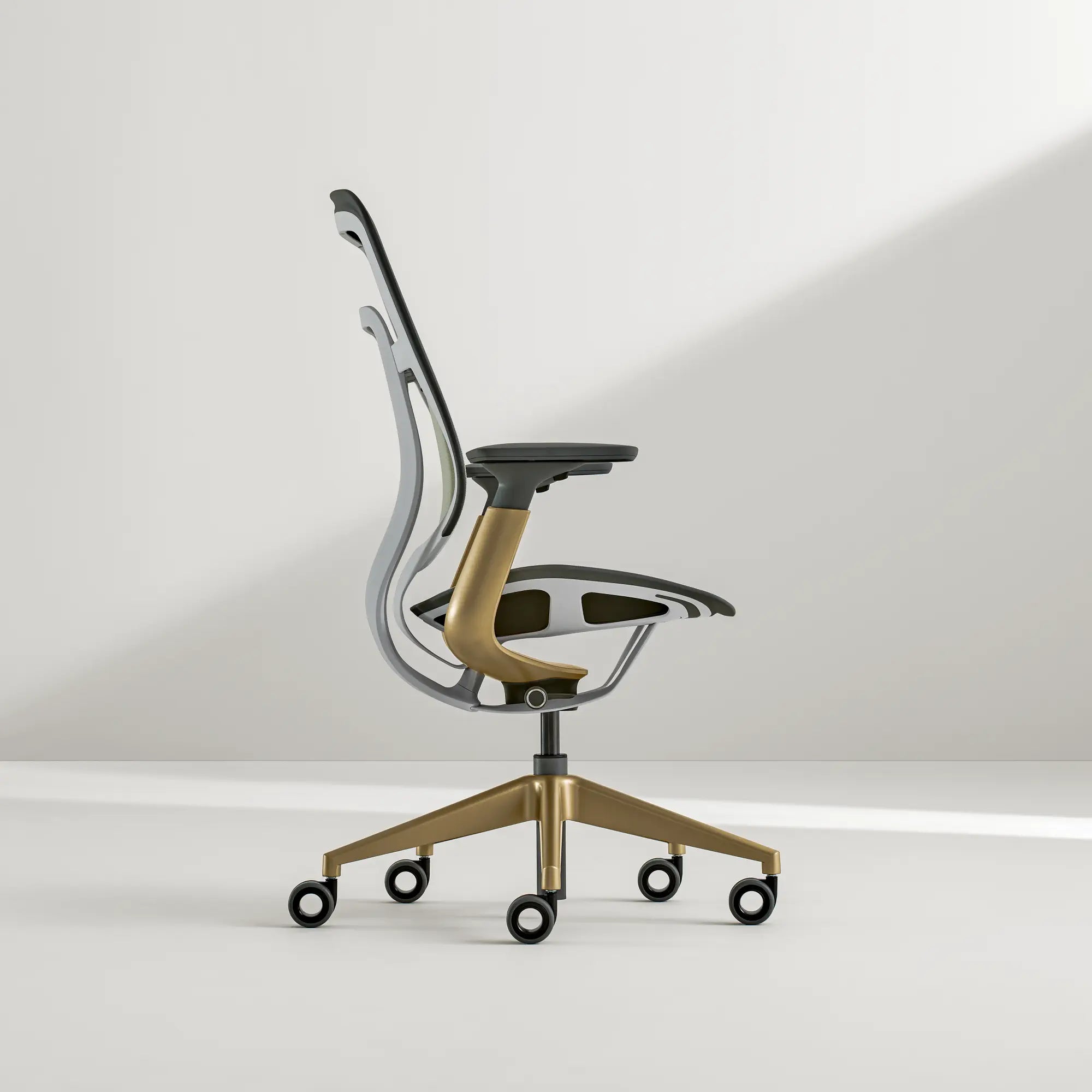 Fără tetieră / Intermix Black KR08+Matte Brass 4B22