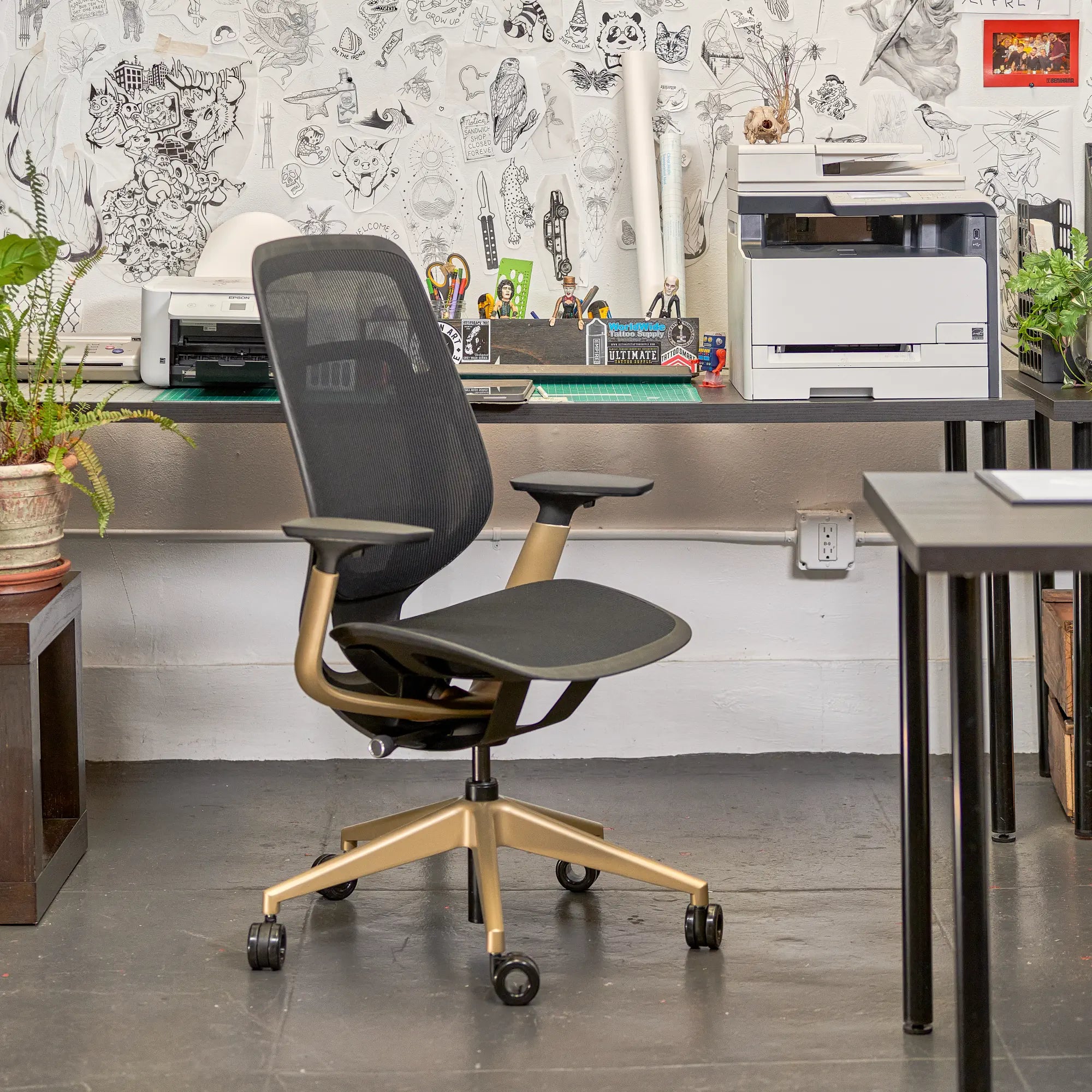 Fără tetieră / Intermix Black KR08+Matte Brass 4B22